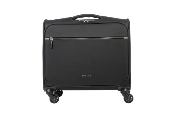 4-wheeled check-in trolley made in technical fabric. Internal compartment with extra padding for laptop protection. Front and back pocket to store accessories. Retractable telescopic handle. Capacity 37 litres. External size: 45x43x23 cm