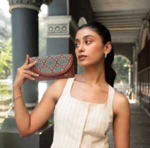 10+ Stunning Prints Kyra Flap Wallet